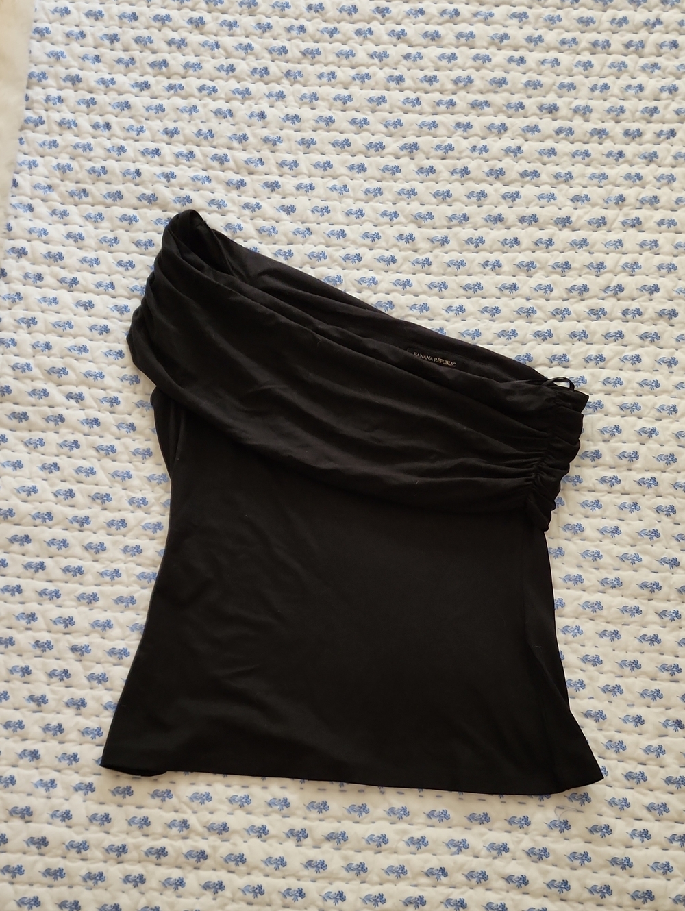 NWT Banana Republic Black One Shoulder Ruched Top Women’s Small